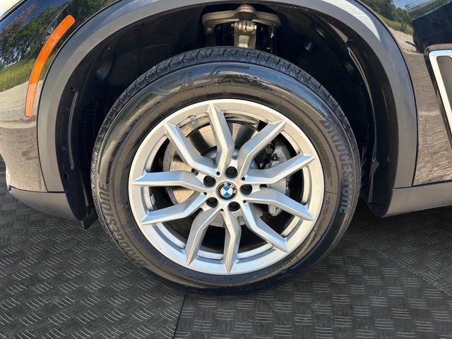 Vehicle image 44 of 49