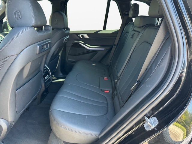 Vehicle image 10 of 49