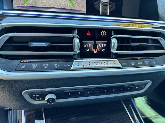 Vehicle image 29 of 49
