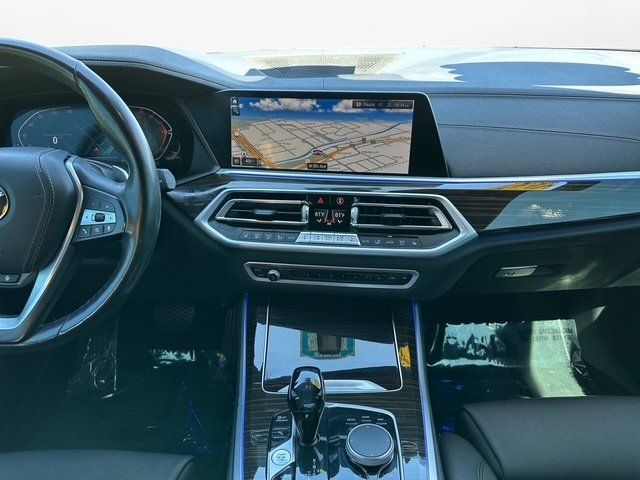 Vehicle image 19 of 49
