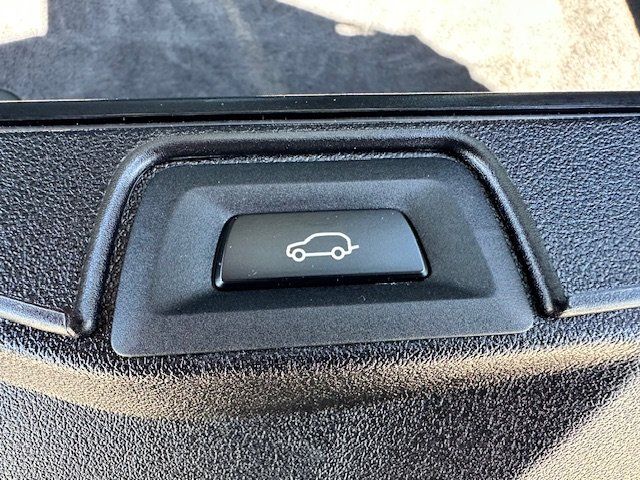 Vehicle image 39 of 49
