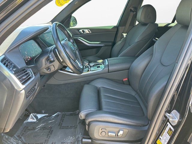 Vehicle image 9 of 49
