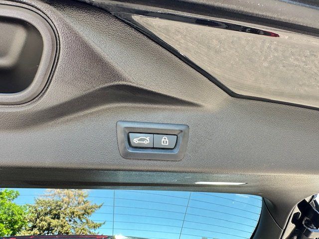 Vehicle image 40 of 49
