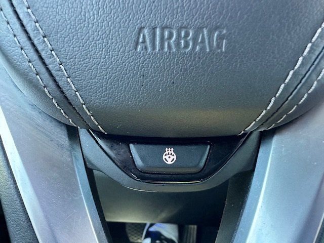 Vehicle image 17 of 49