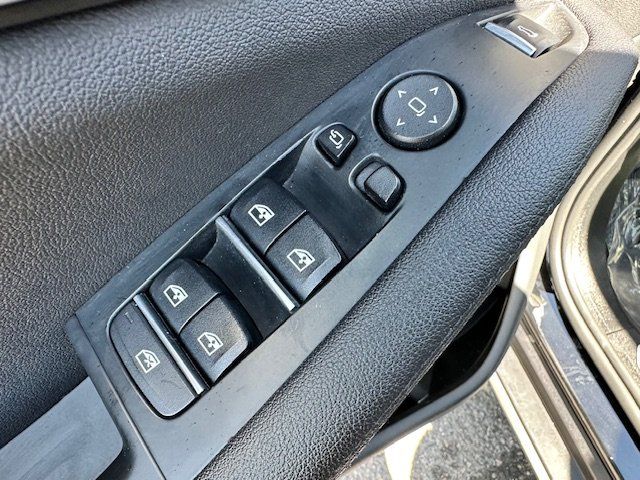 Vehicle image 35 of 49