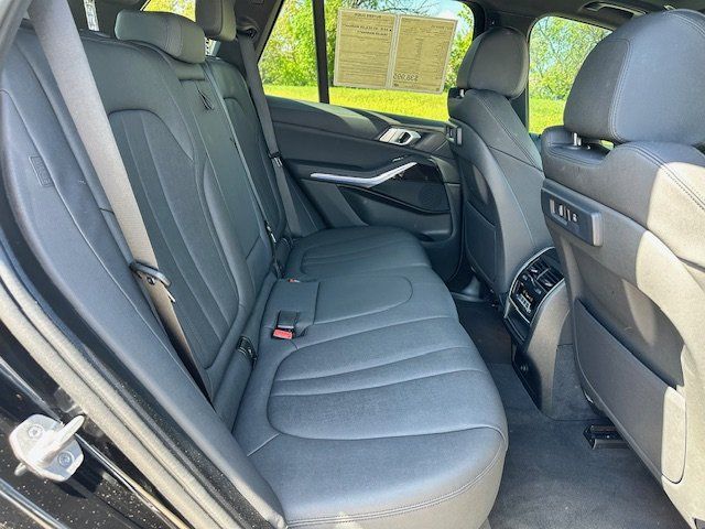 Vehicle image 13 of 49