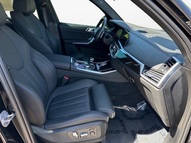 Vehicle image 12 of 49