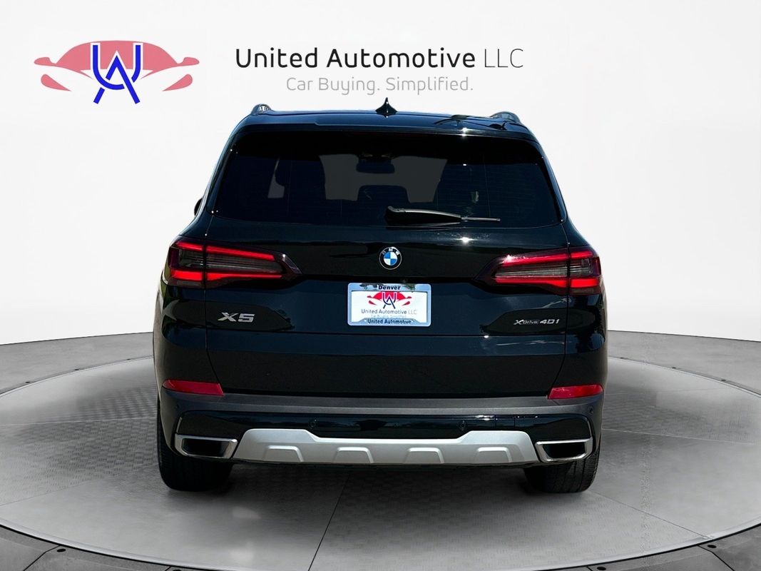Vehicle image 6 of 49