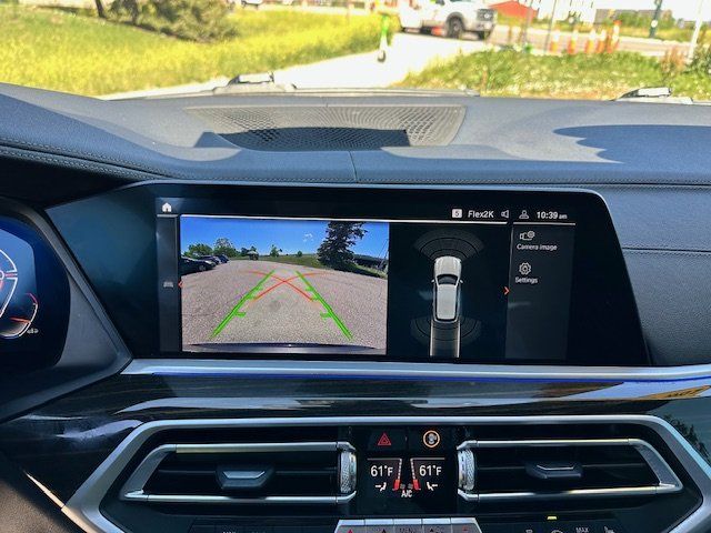 Vehicle image 21 of 49