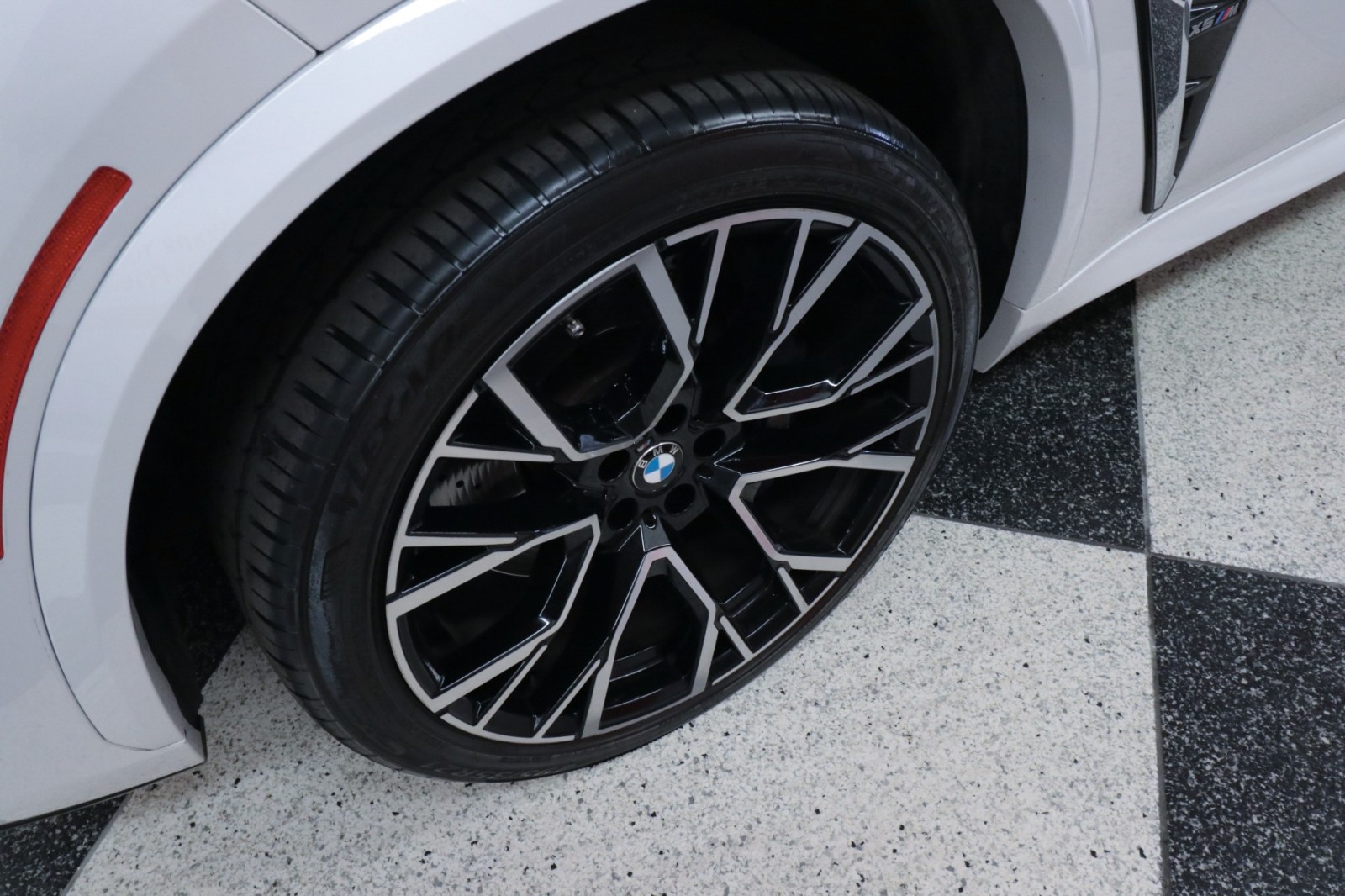 Vehicle image 40 of 44