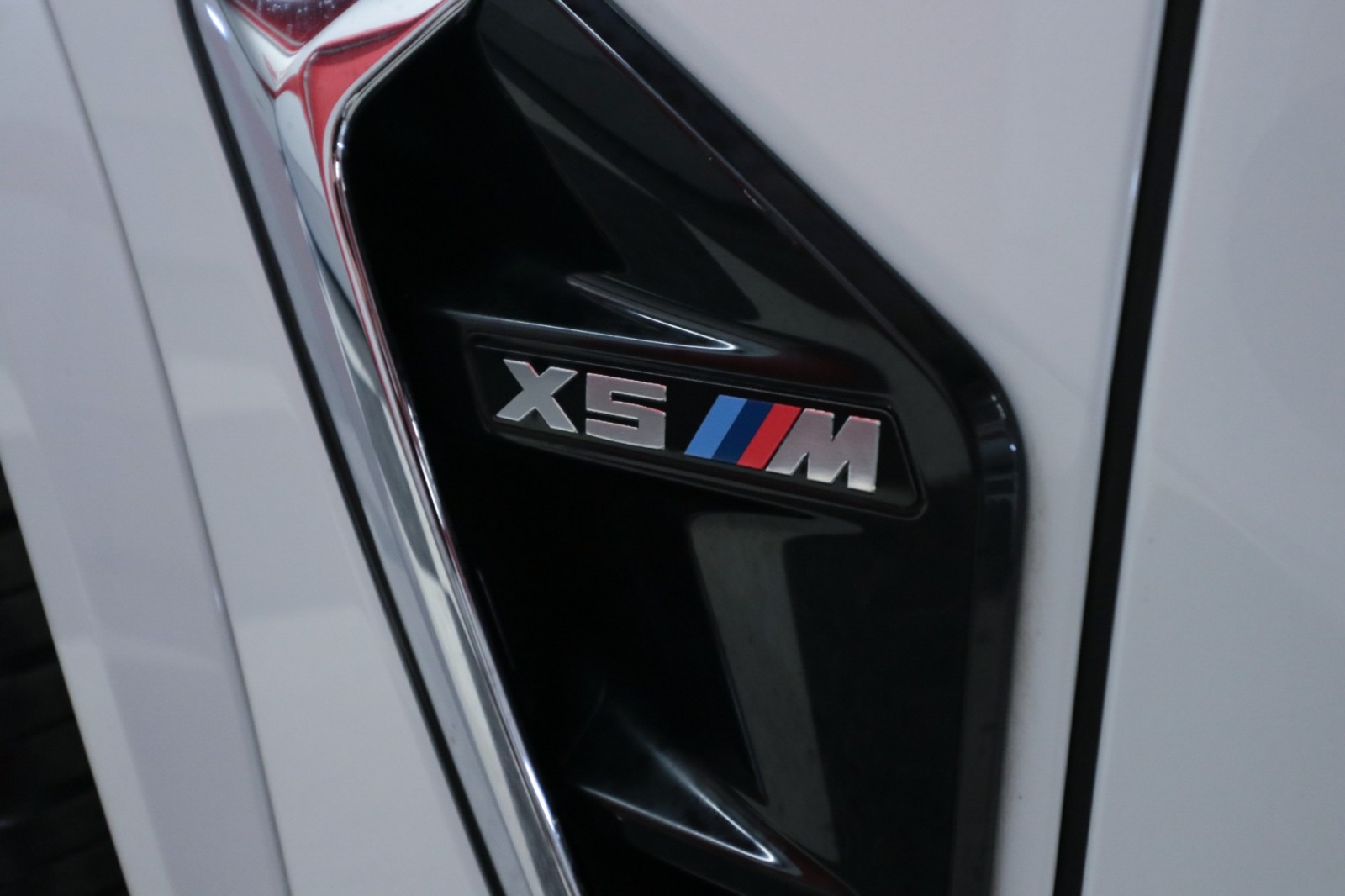 Vehicle image 41 of 44