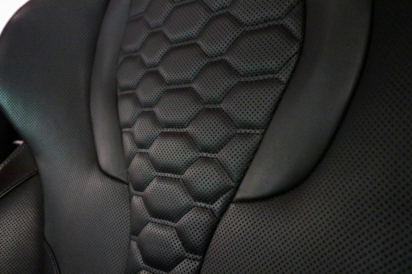 Vehicle image 16 of 44