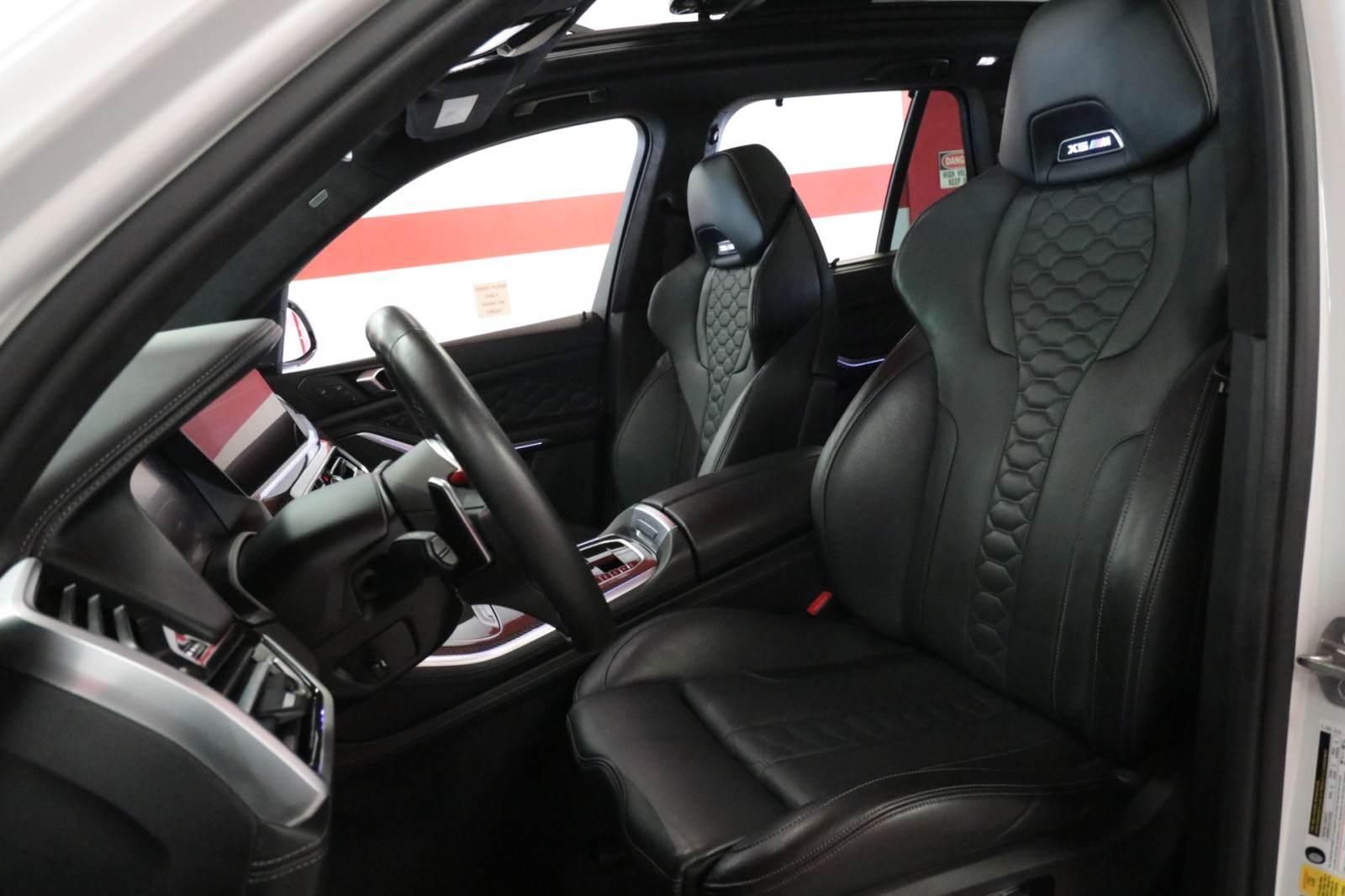 Vehicle image 12 of 44
