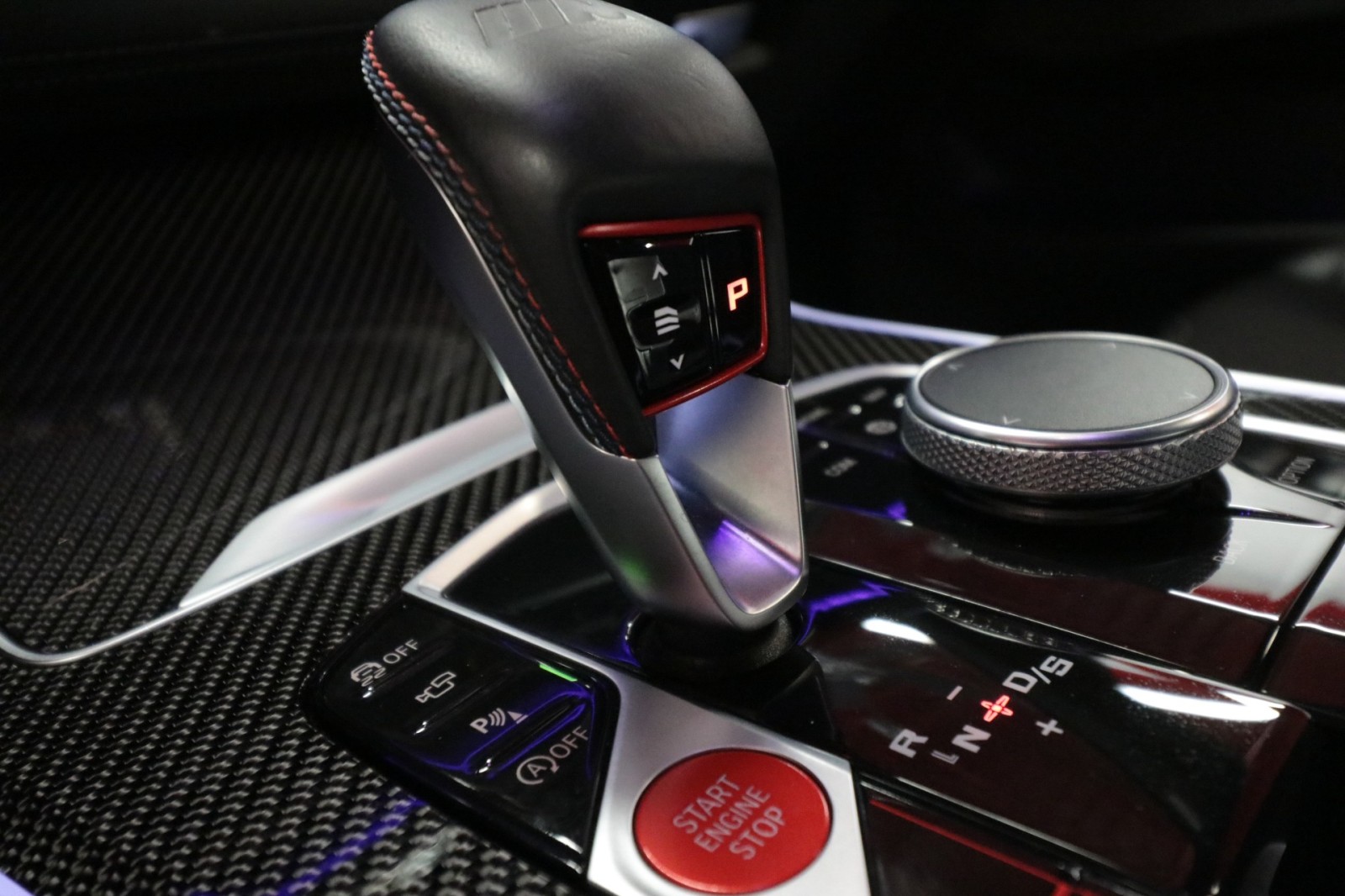 Vehicle image 21 of 44
