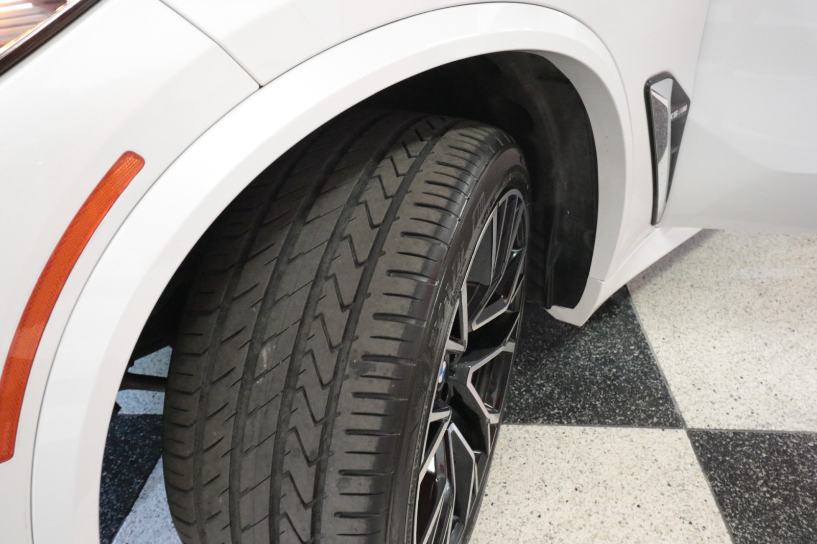Vehicle image 11 of 44