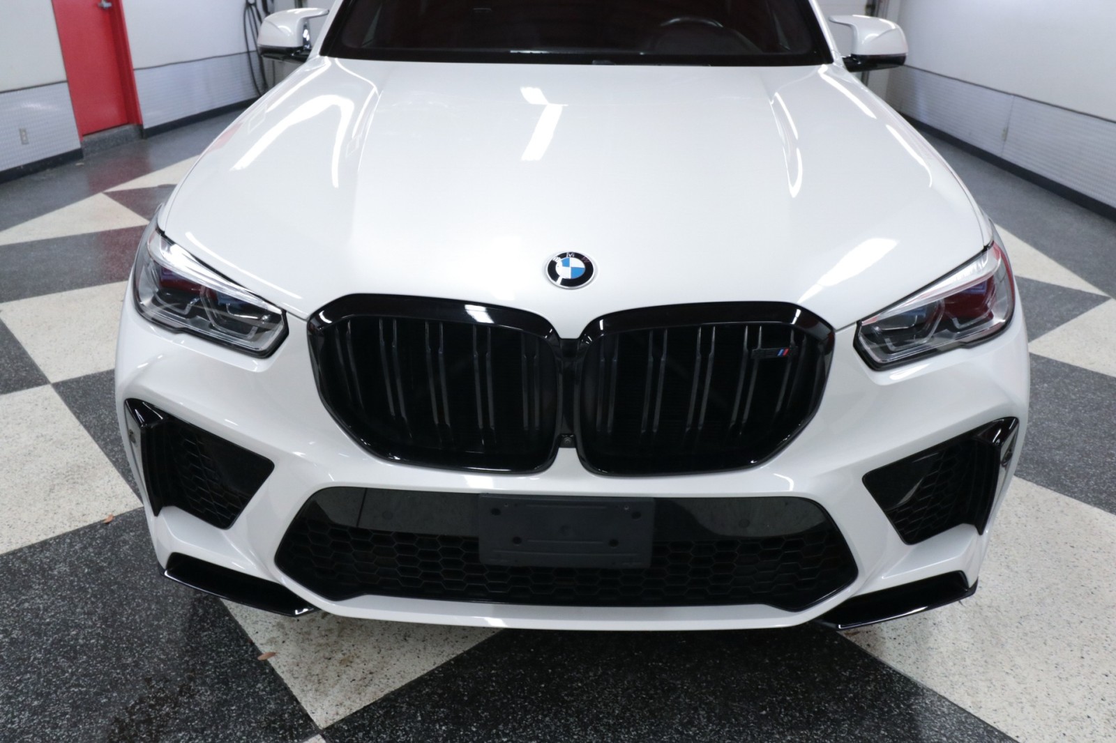 Vehicle image 8 of 44