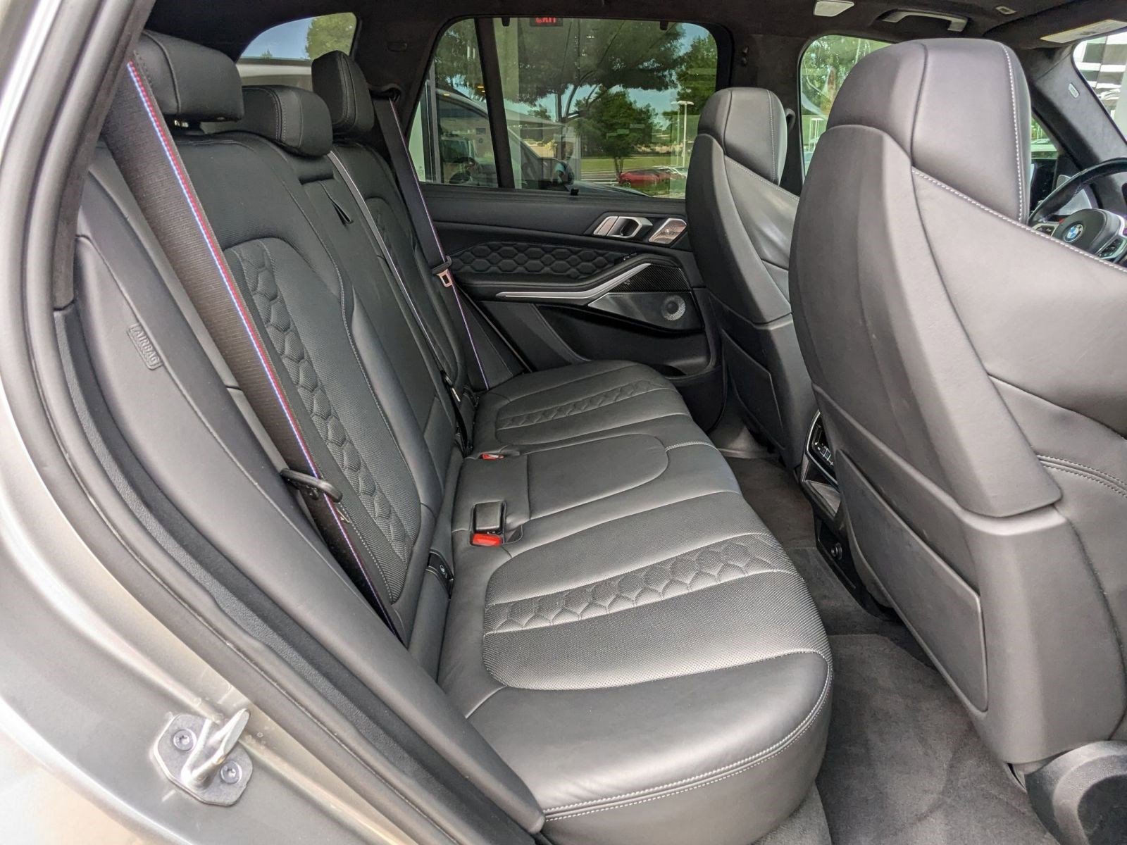 Vehicle image 23 of 28