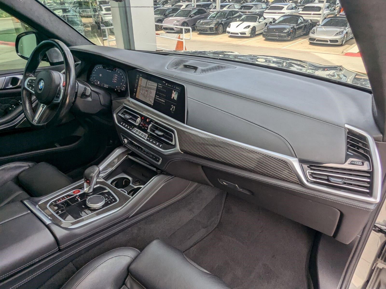 Vehicle image 25 of 28