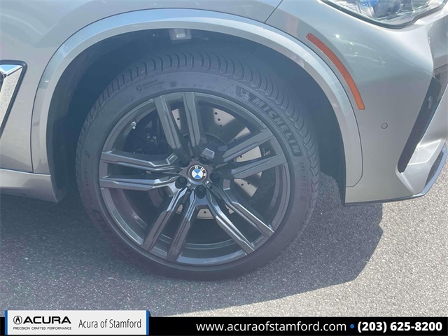 Vehicle image 10 of 35