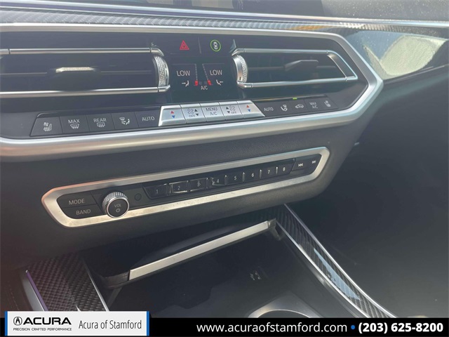 Vehicle image 20 of 35