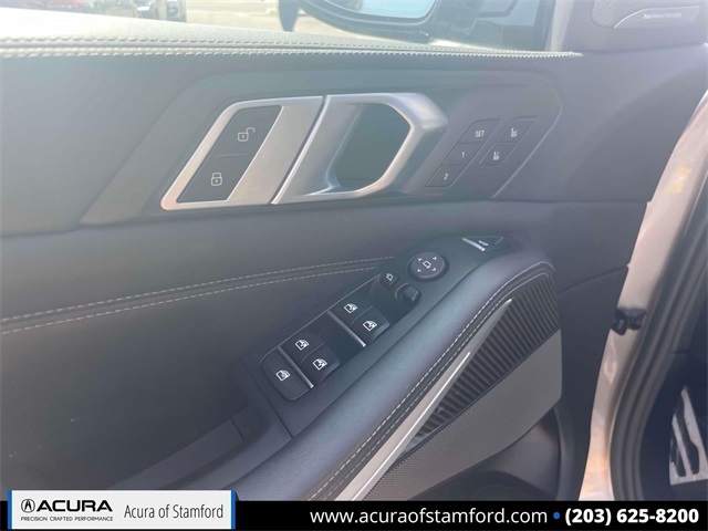 Vehicle image 22 of 35