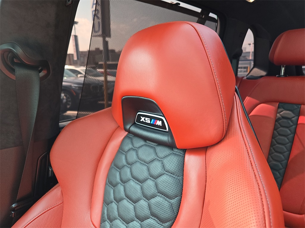 Vehicle image 26 of 31