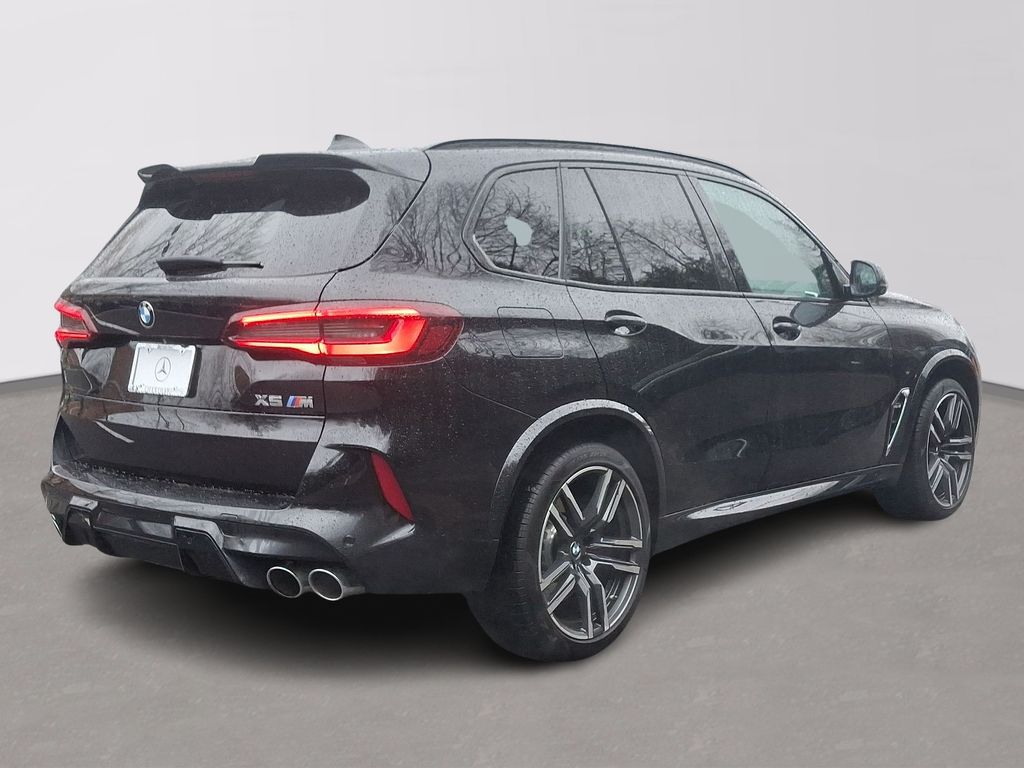 Vehicle image 4 of 32