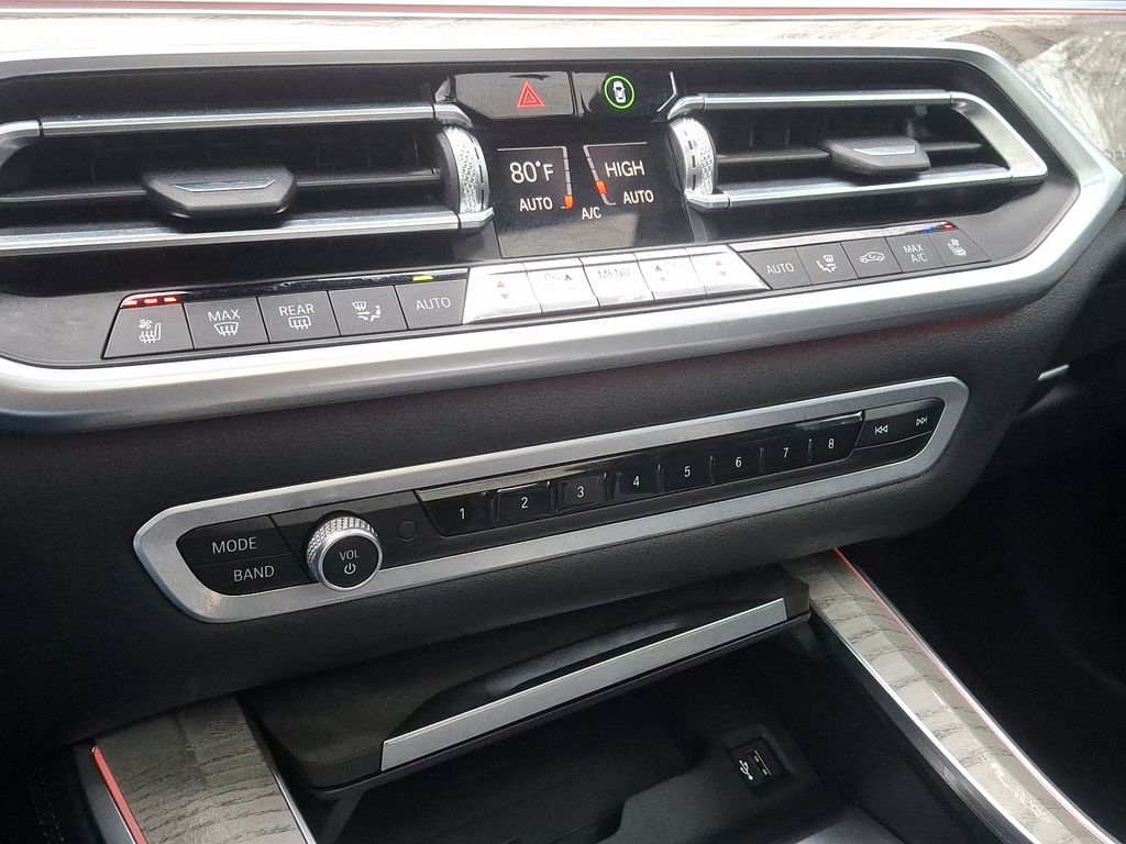 Vehicle image 16 of 32