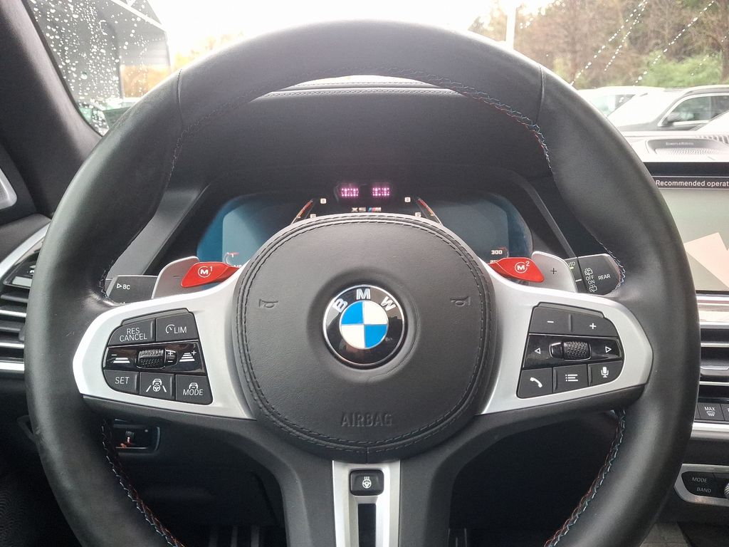 Vehicle image 20 of 32