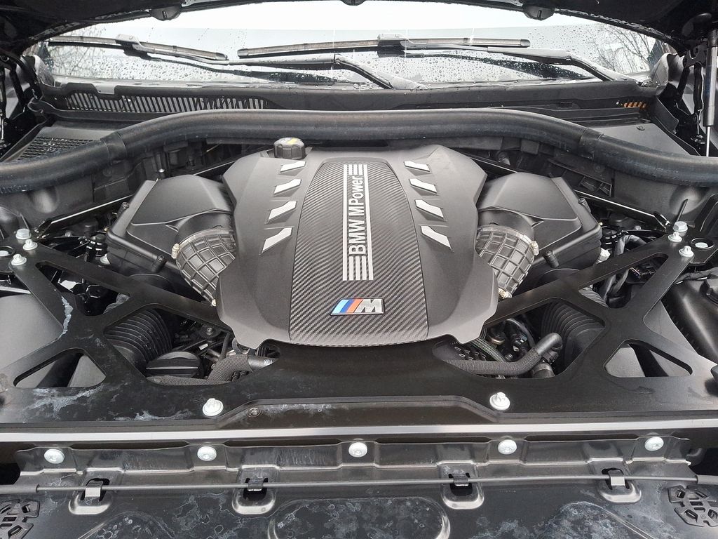 Vehicle image 29 of 32