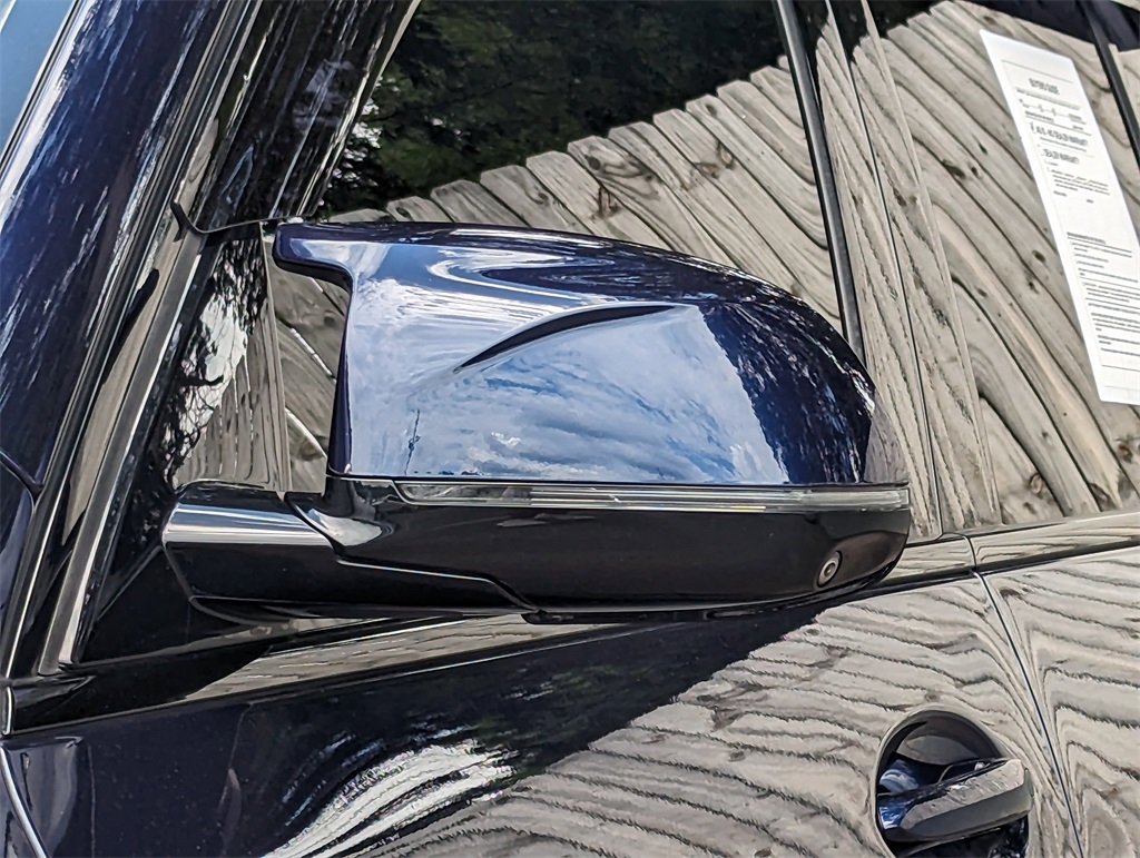 Vehicle image 11 of 32