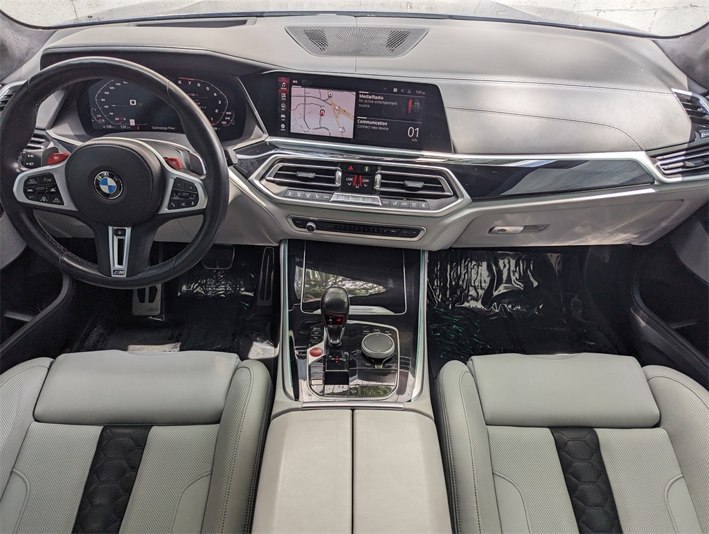 Vehicle image 13 of 32