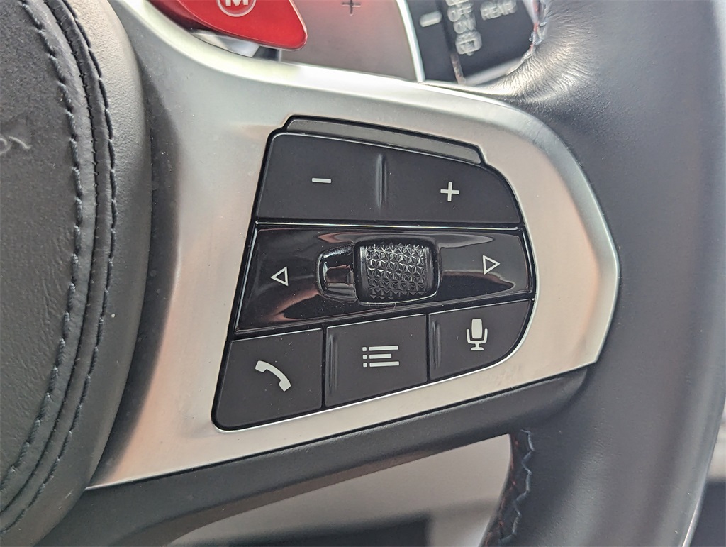 Vehicle image 28 of 32