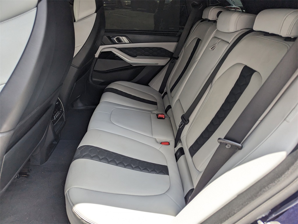Vehicle image 12 of 32