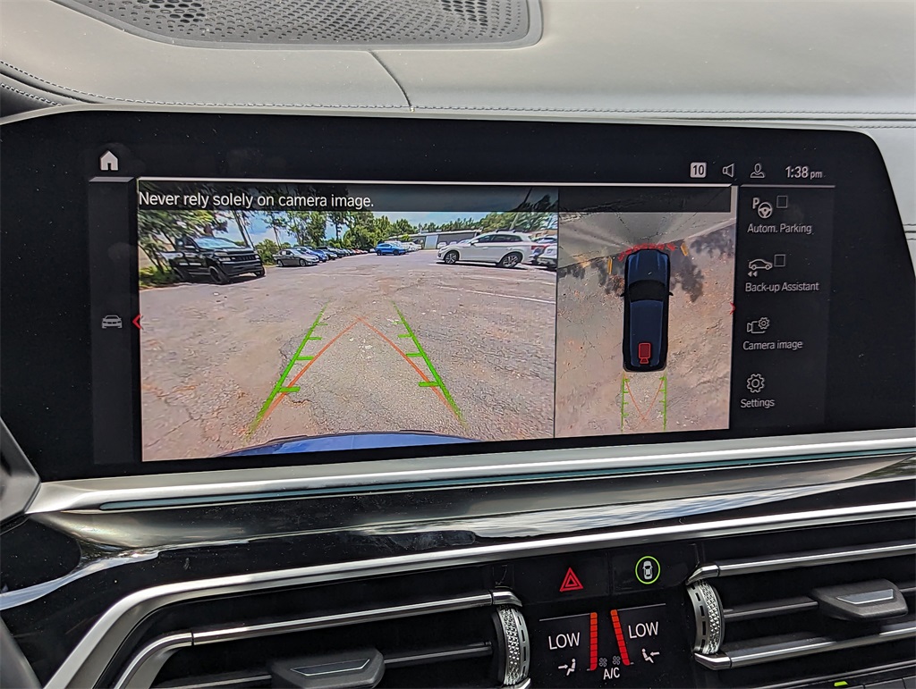 Vehicle image 20 of 32