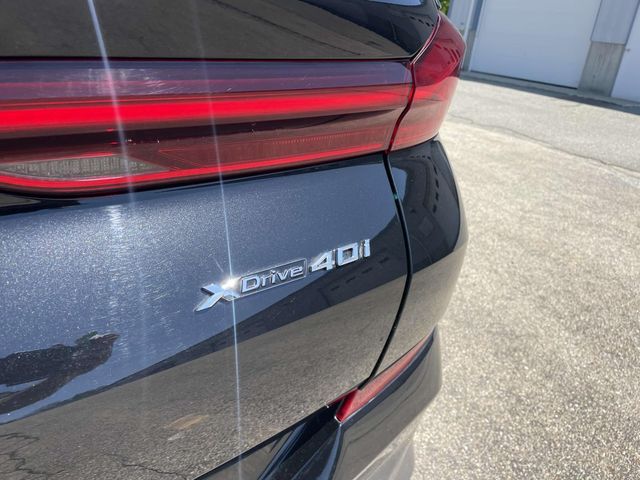 Vehicle image 32 of 35