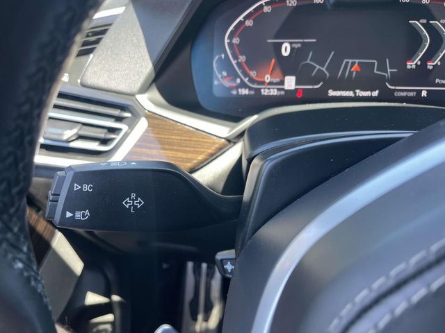 Vehicle image 18 of 35