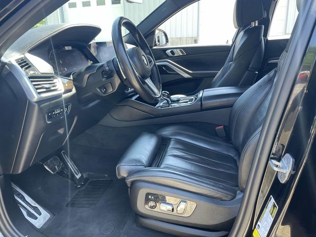 Vehicle image 13 of 35