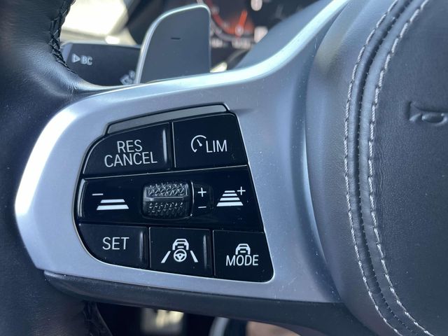 Vehicle image 31 of 35