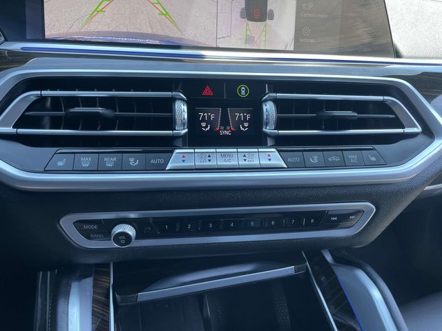 Vehicle image 21 of 35