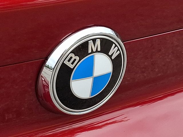 Vehicle image 28 of 32