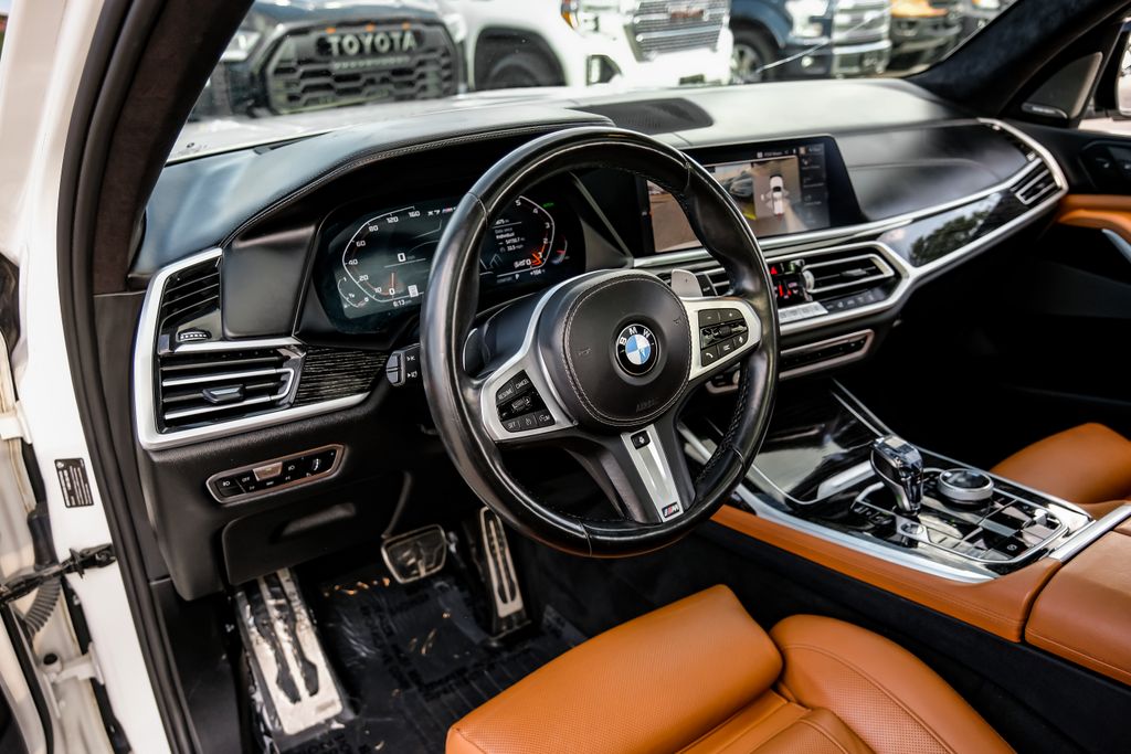 Vehicle image 27 of 71