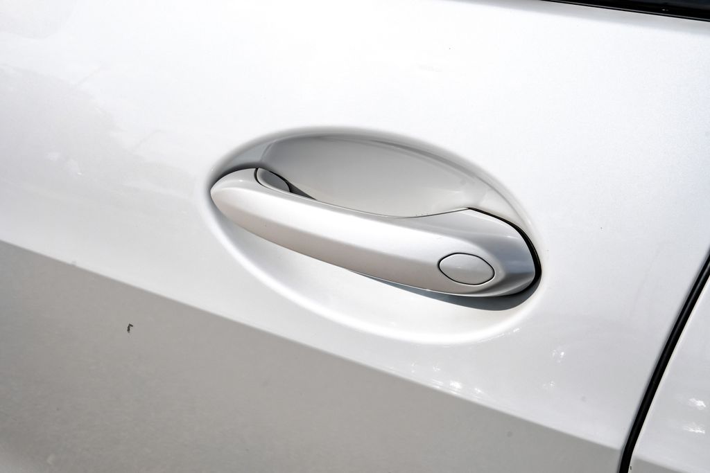 Vehicle image 57 of 71