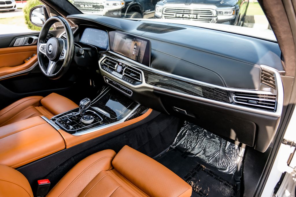 Vehicle image 26 of 71