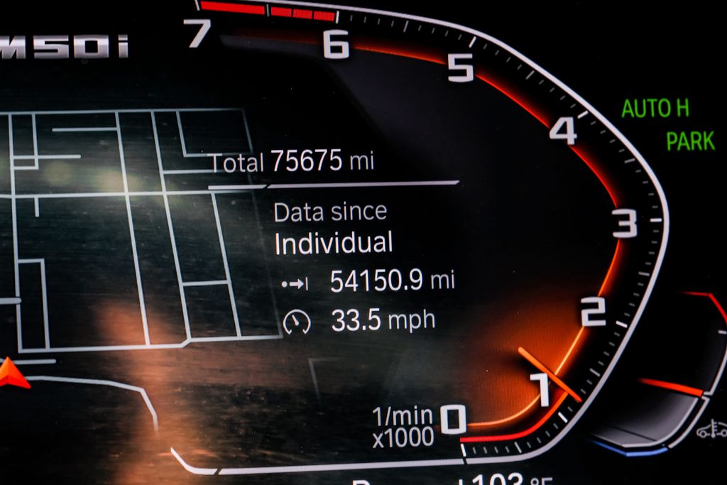 Vehicle image 32 of 71