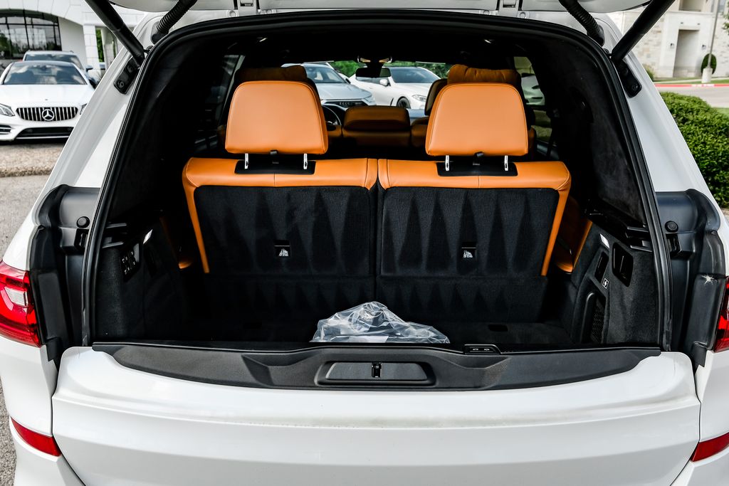 Vehicle image 18 of 71