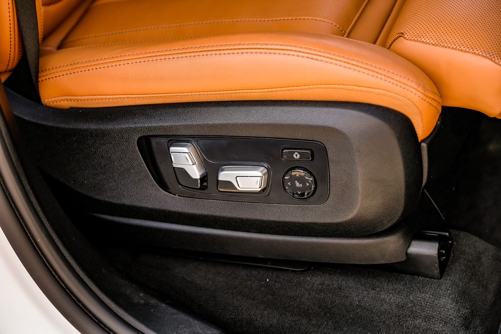 Vehicle image 49 of 71