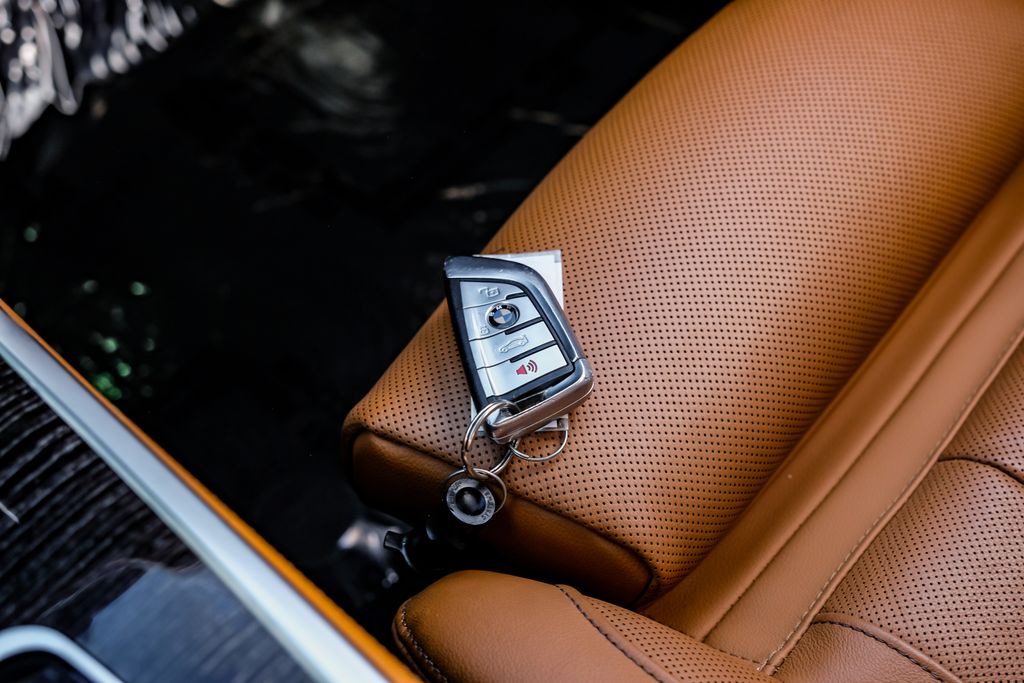 Vehicle image 48 of 71