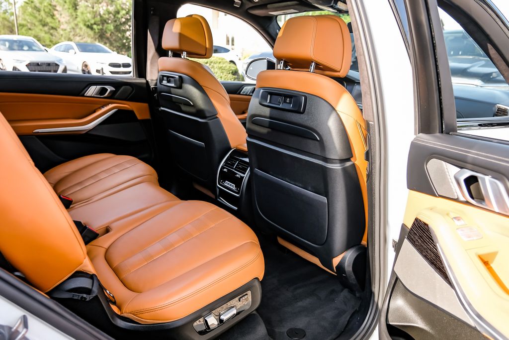 Vehicle image 22 of 71