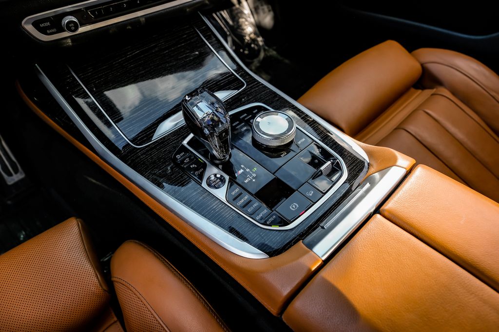 Vehicle image 39 of 71